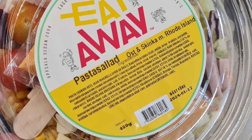 Pastasallad från Eat Away bestick ingår av trä